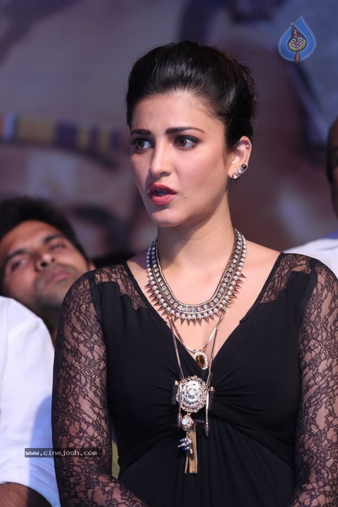 Shruti Haasan at Race Gurram Success Meet - 94 / 104 photos