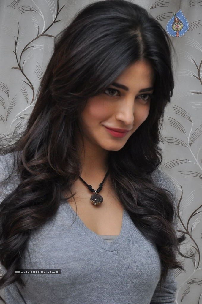 Shruti Haasan Latest Stills - 143 / 144 photos