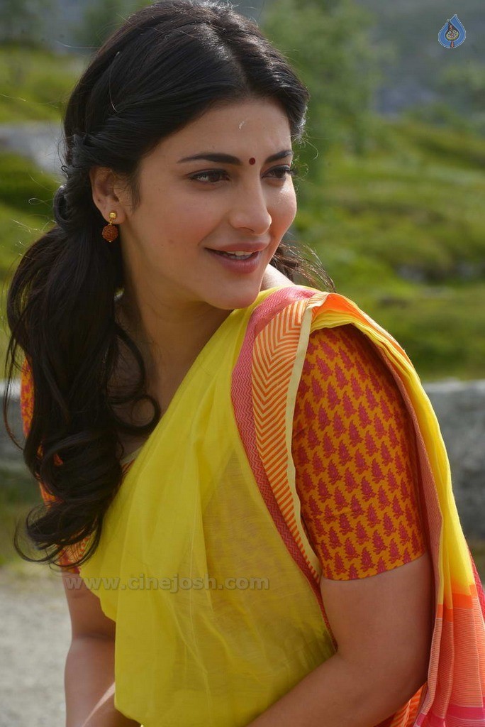 Shruti Haasan New Stills - 30 / 30 photos
