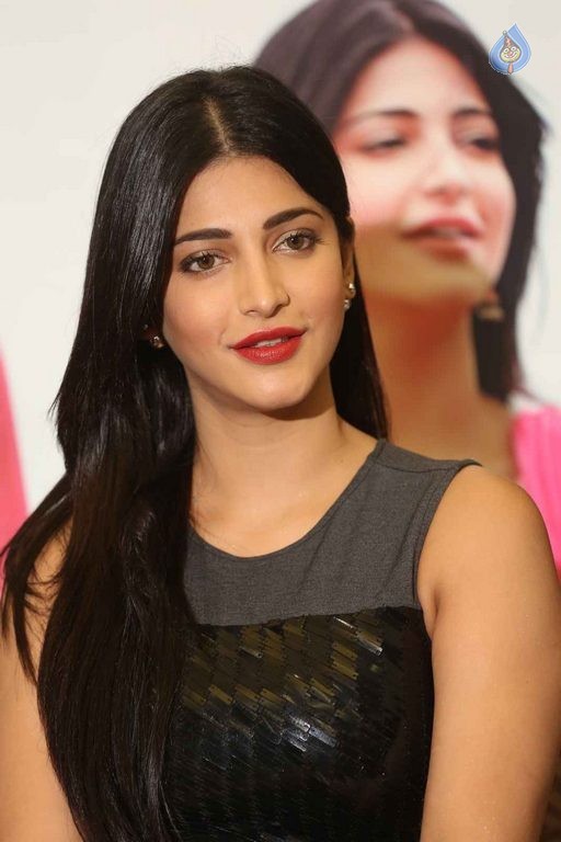 Shruti Haasan Photos - 20 / 31 photos