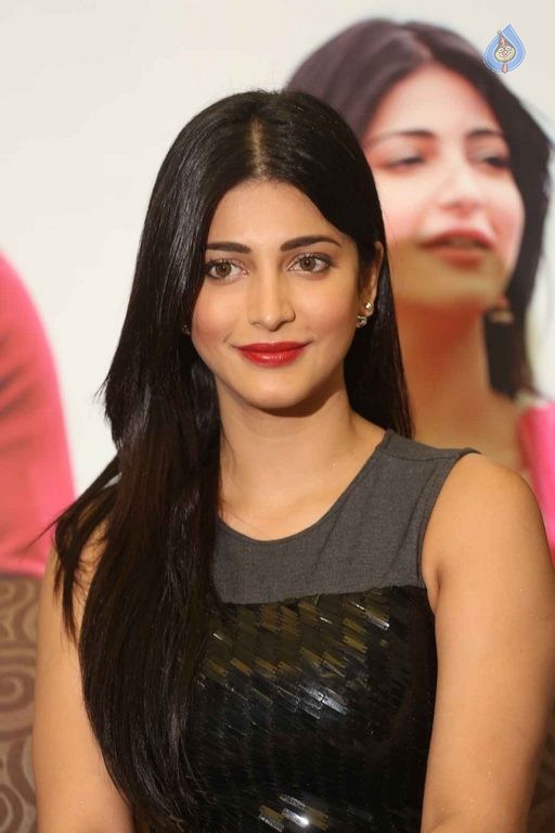 Shruti Haasan Photos - 25 / 31 photos