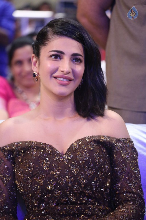 Shruti Haasan Photos - 6 / 53 photos