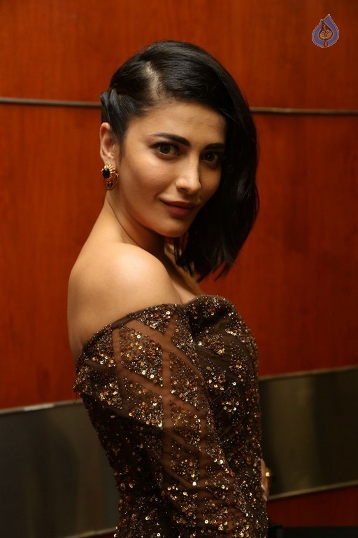 Shruti Haasan Photos - 10 / 53 photos