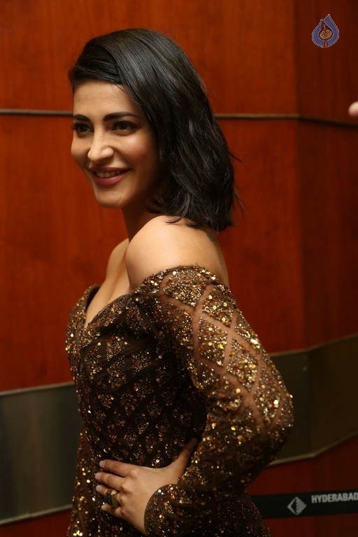 Shruti Haasan Photos - 16 / 53 photos