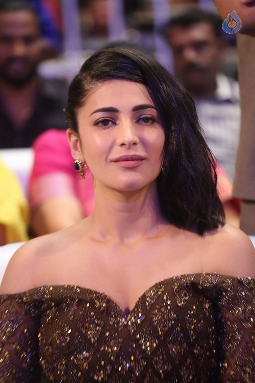 Shruti Haasan Photos - 30 / 53 photos