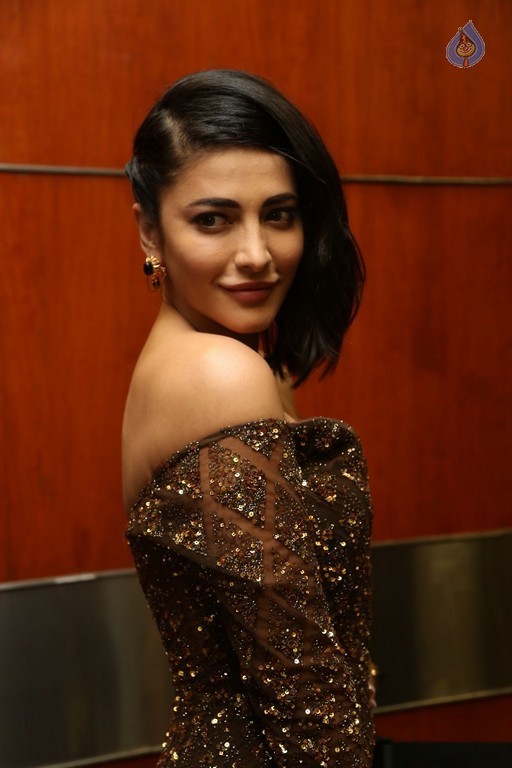 Shruti Haasan Photos - 39 / 53 photos