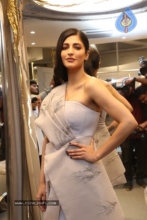 Shruti Haasan Photos - 10 / 20 photos