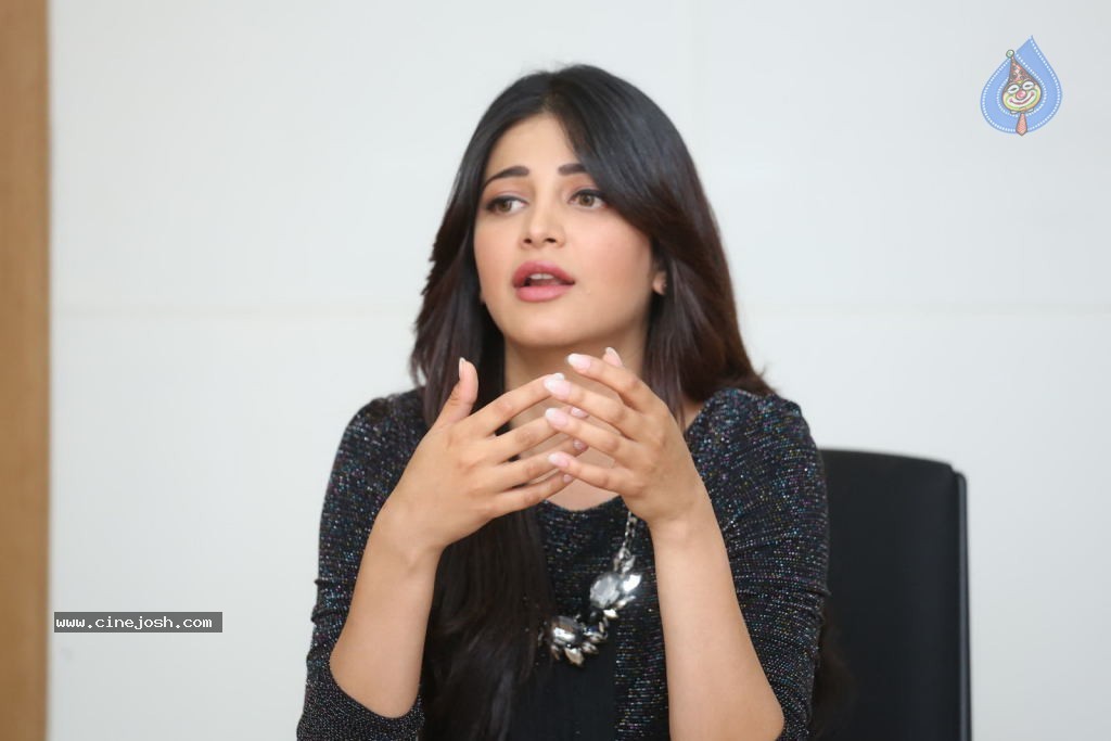 Shruti Haasan Stills - 19 / 123 photos