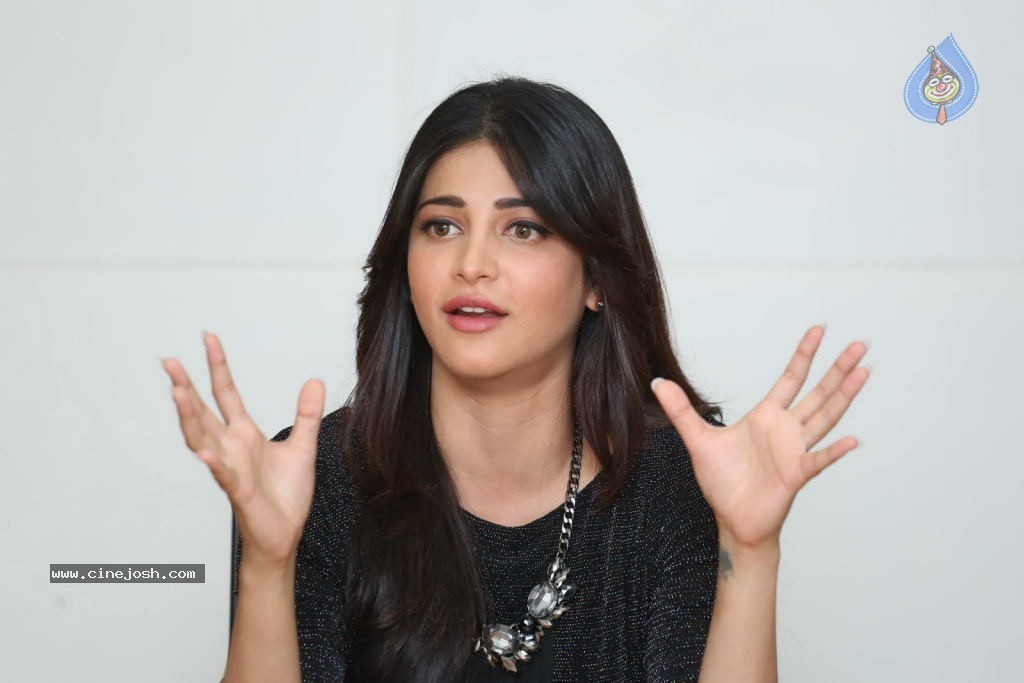 Shruti Haasan Stills - 42 / 123 photos