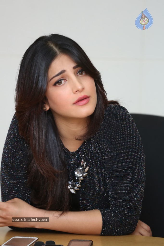 Shruti Haasan Stills - 81 / 123 photos