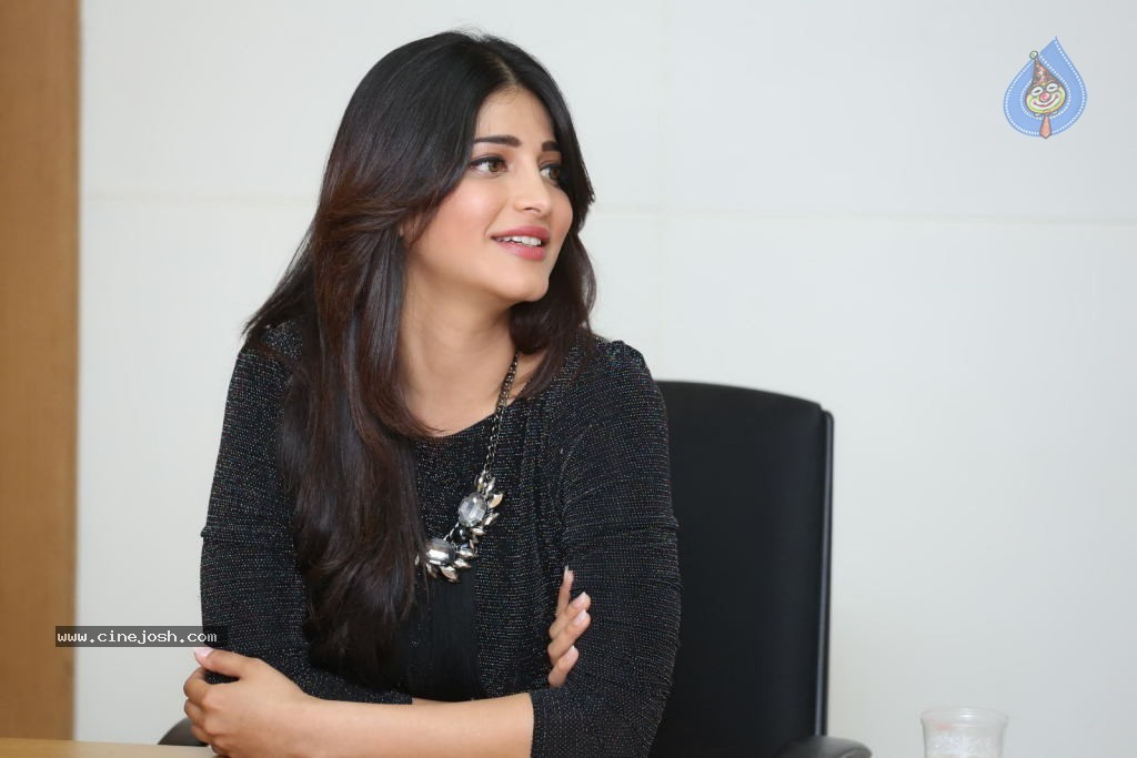 Shruti Haasan Stills - 82 / 123 photos