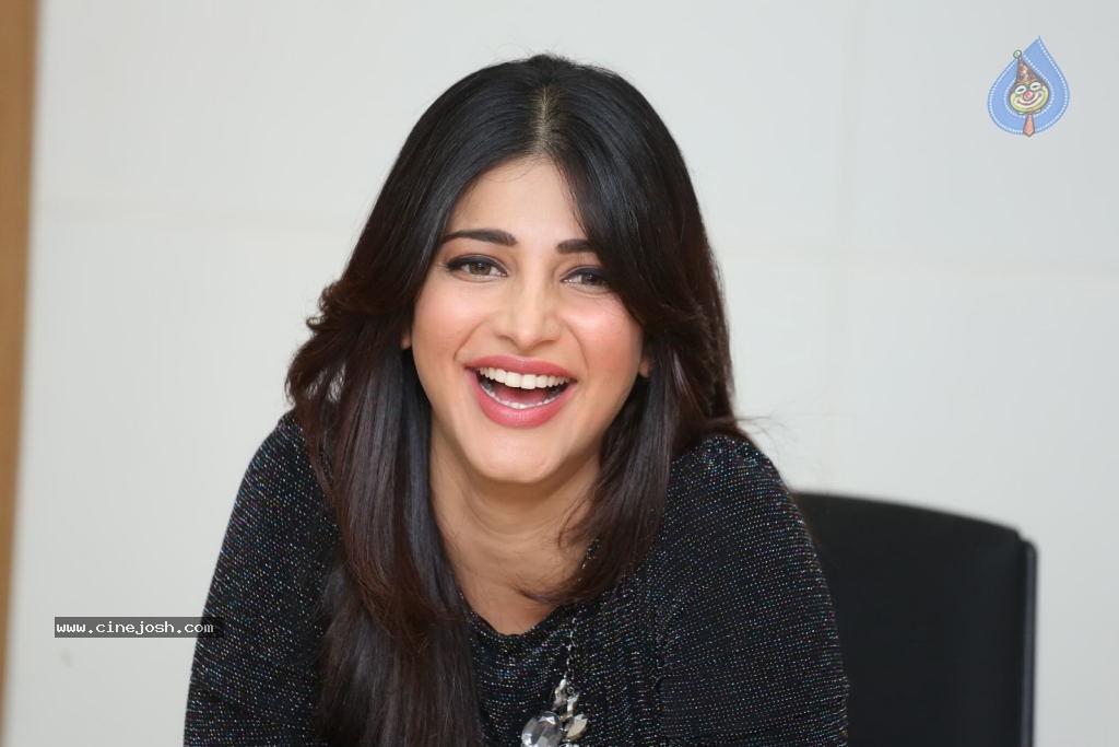 Shruti Haasan Stills - 111 / 123 photos