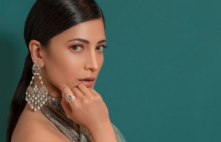 Shruti Haasan Stills - 8 / 16 photos