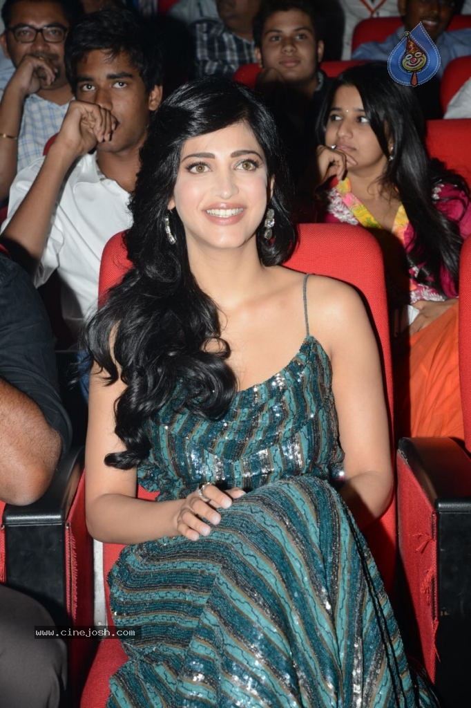 Shruti Hassan Latest Pics - 8 / 49 photos