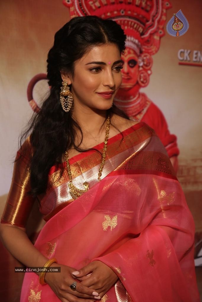 Shruti Hassan New Photos - 12 / 82 photos