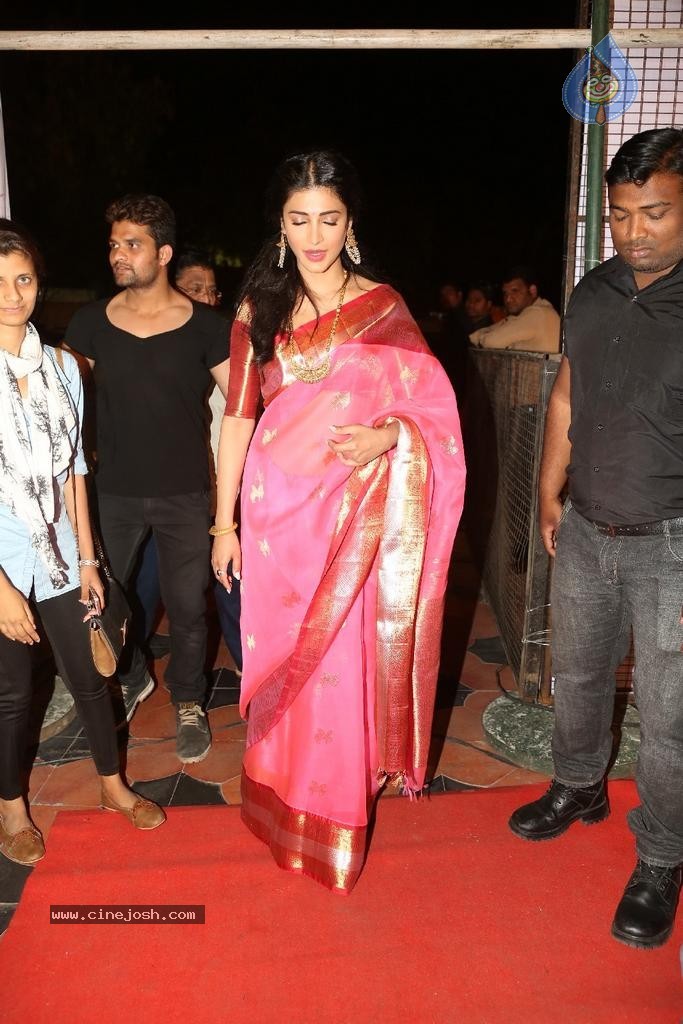 Shruti Hassan New Photos - 47 / 82 photos