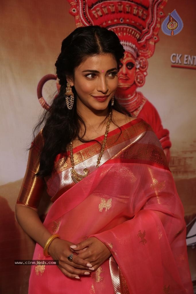 Shruti Hassan New Photos - 77 / 82 photos