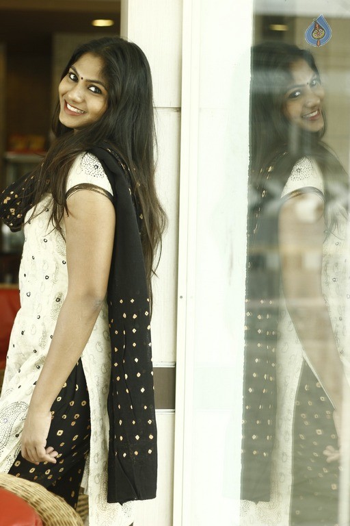 Shruti Reddy Latest Photos - 22 / 42 photos