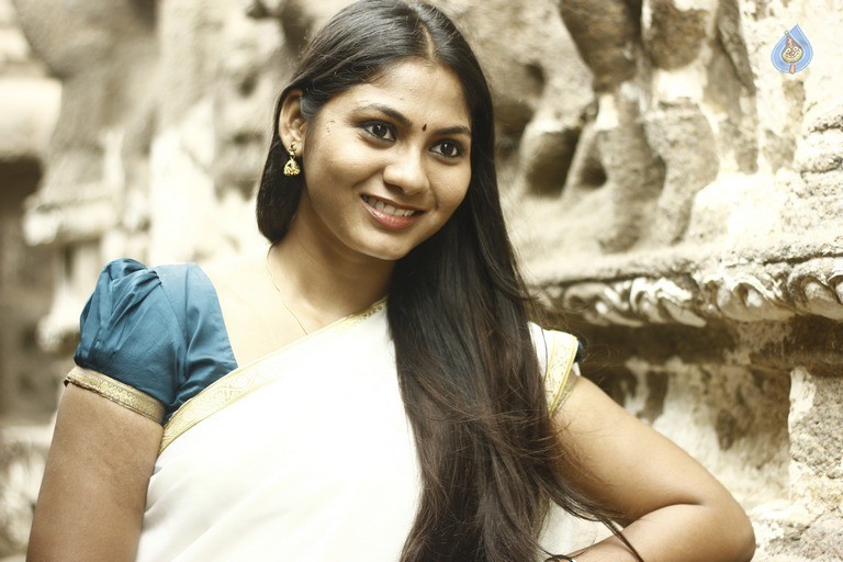 Shruti Reddy Latest Photos - 23 / 42 photos