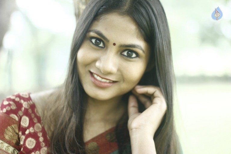 Shruti Reddy Latest Photos - 24 / 42 photos