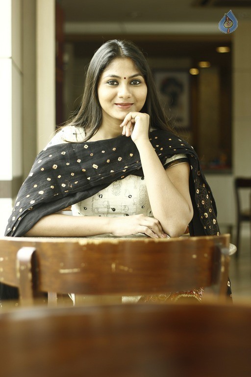 Shruti Reddy Latest Photos - 30 / 42 photos