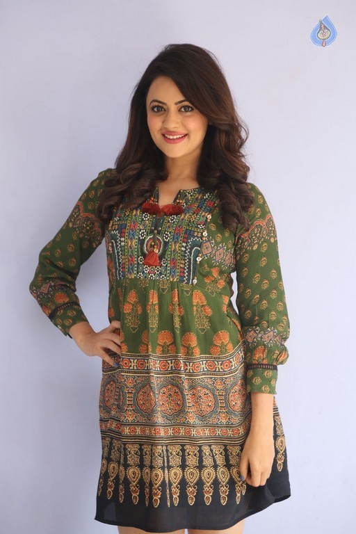 Shruti Sodhi Latest Photos - 39 / 42 photos