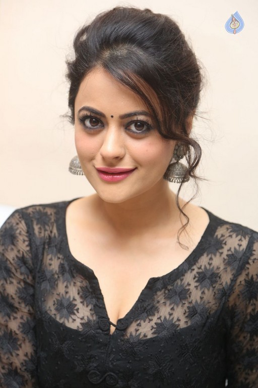 Shruti Sodhi New Gallery - 2 / 60 photos