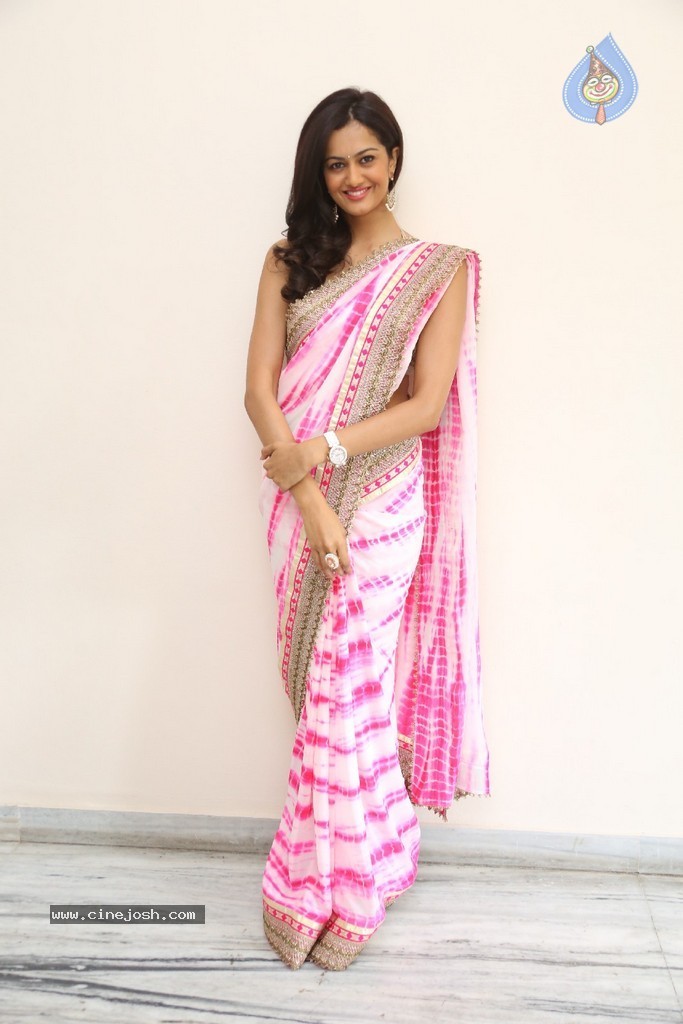 Shubra Aiyyappa New Pics - 23 / 73 photos