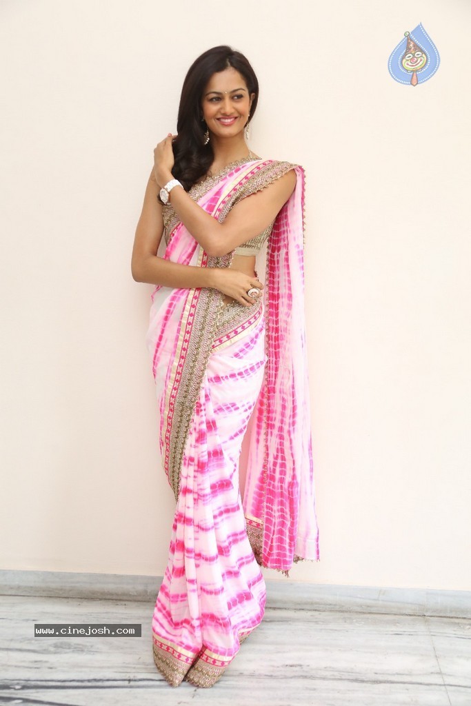 Shubra Aiyyappa New Pics - 28 / 73 photos