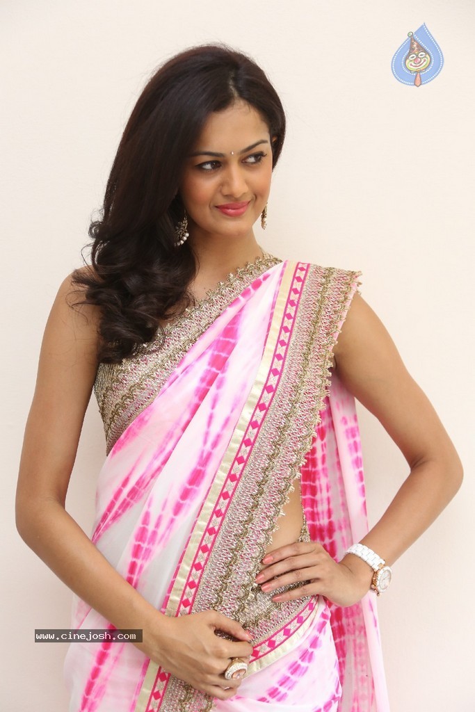 Shubra Aiyyappa New Pics - 34 / 73 photos