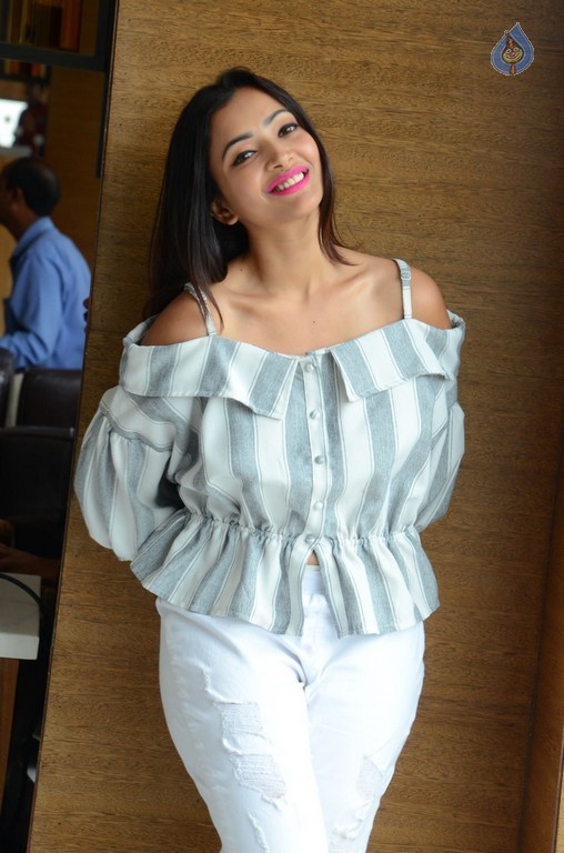 Shweta Basu Prasad New Pics - 39 / 42 photos