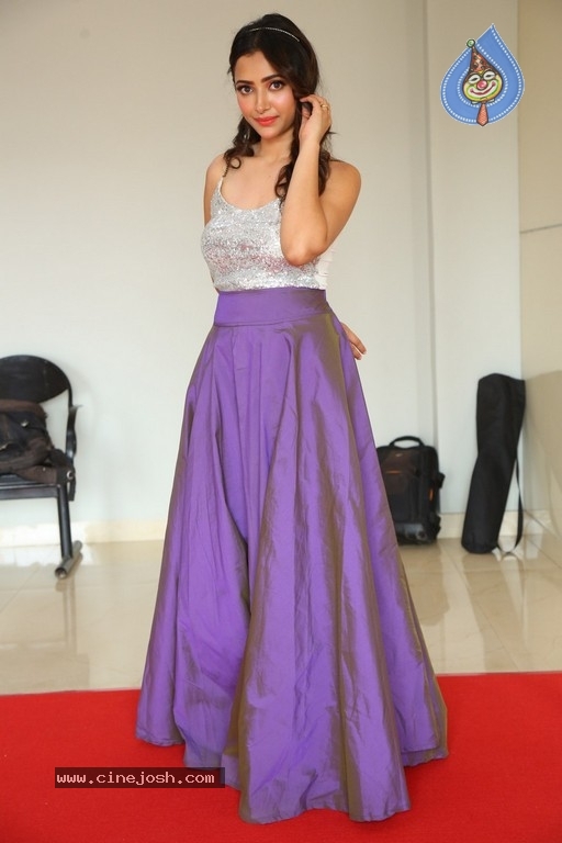 Shweta Basu Prasad New Pics - 6 / 20 photos