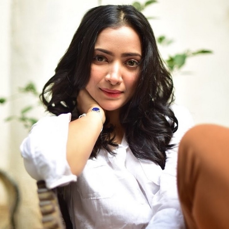 Shweta Basu Prasad Stills - 7 / 21 photos