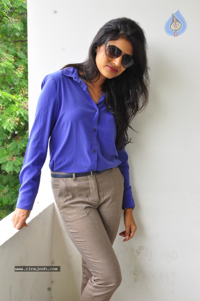 Shweta Pandit New Photos - 21 / 32 photos