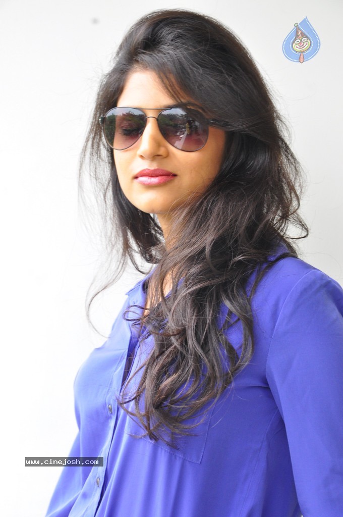 Shweta Pandit New Photos - 23 / 32 photos