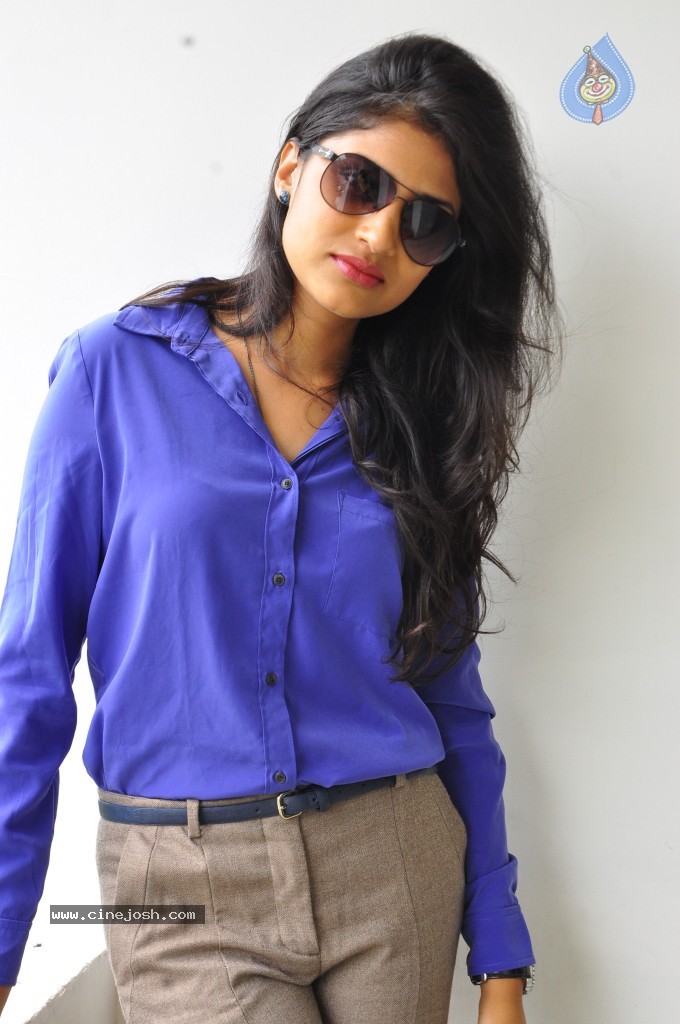 Shweta Pandit New Photos - 26 / 32 photos