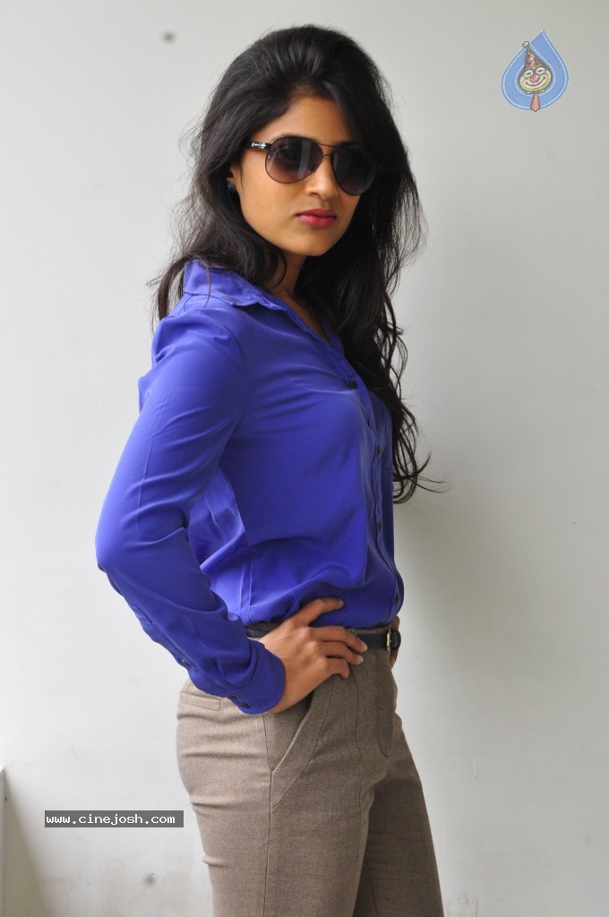 Shweta Pandit New Photos - 28 / 32 photos