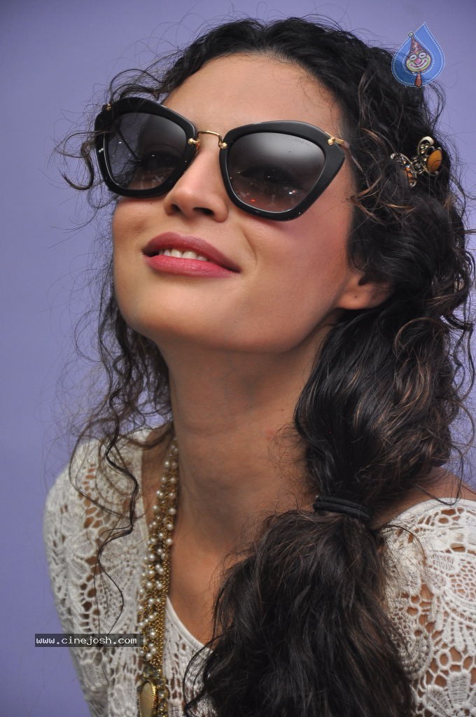 Shwetha Bharadwaj New Stills - 2 / 72 photos