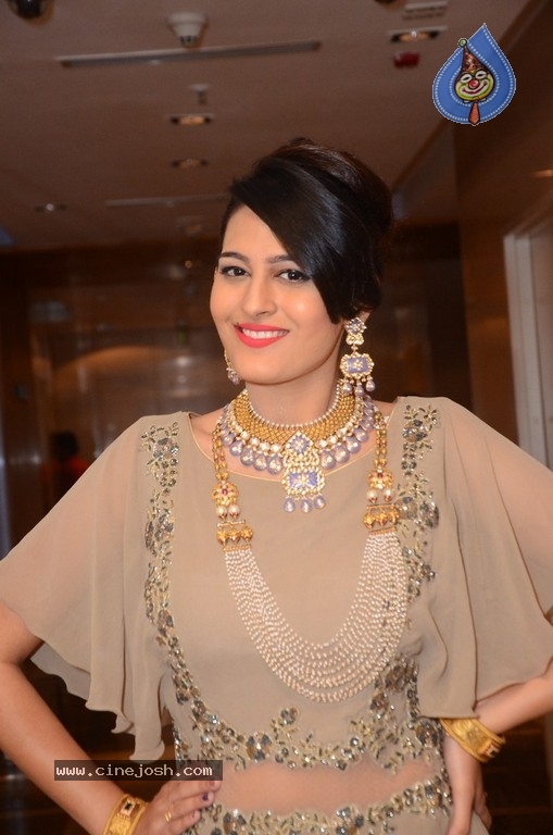 Shwetha Jadav Stills - 7 / 18 photos