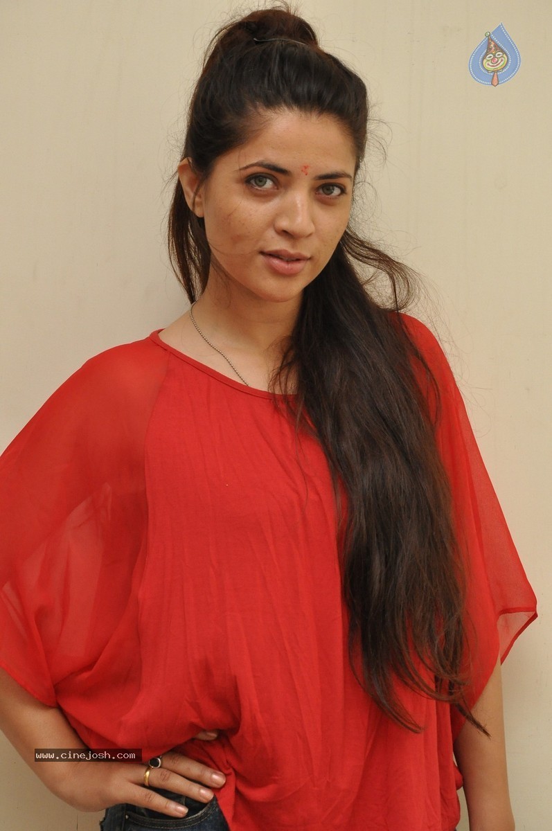 Shwetha Khade Photos - 5 / 48 photos