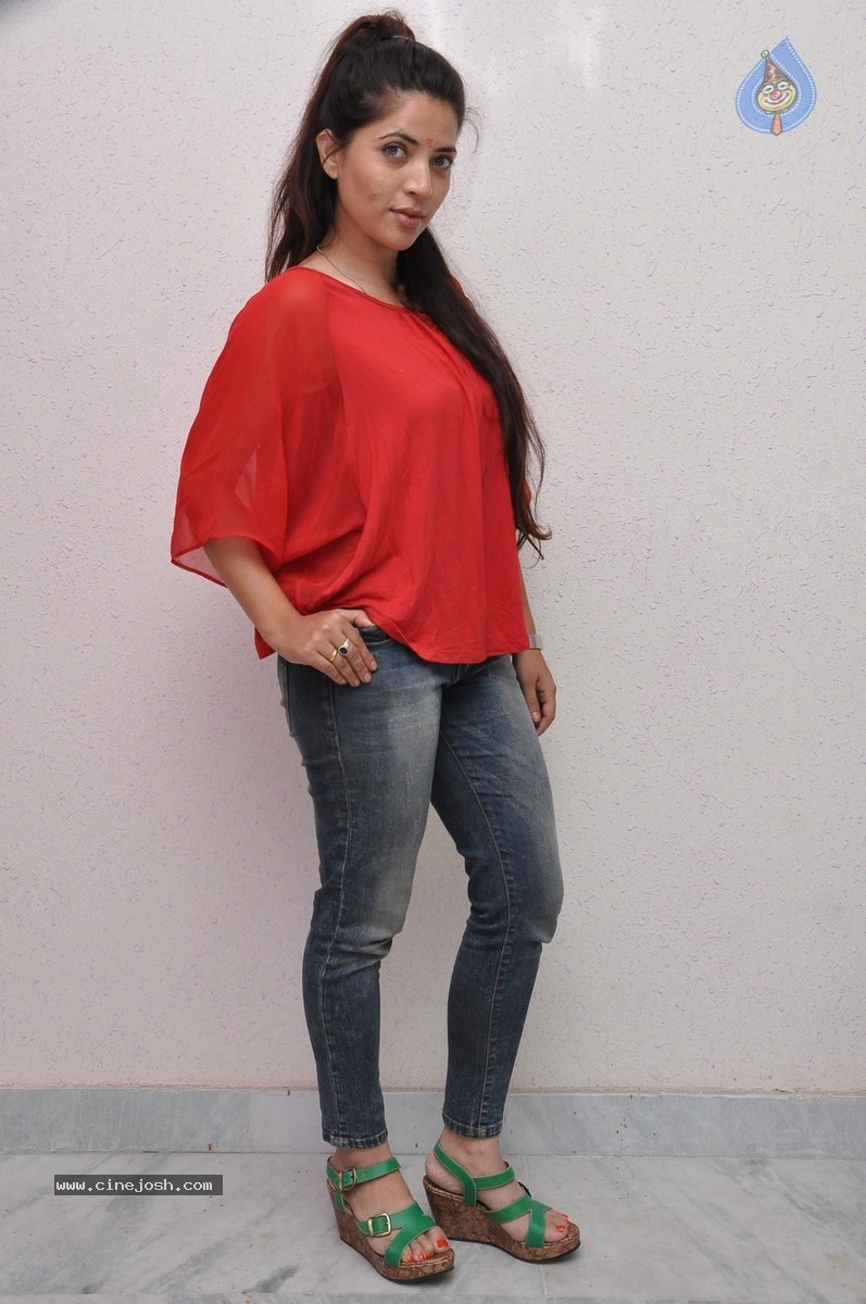 Shwetha Khade Photos - 19 / 48 photos