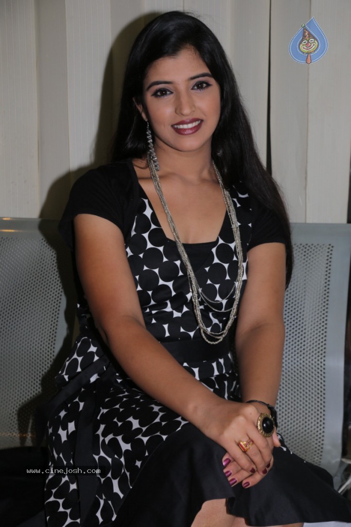 Shyamala New Stills - 80 / 95 photos