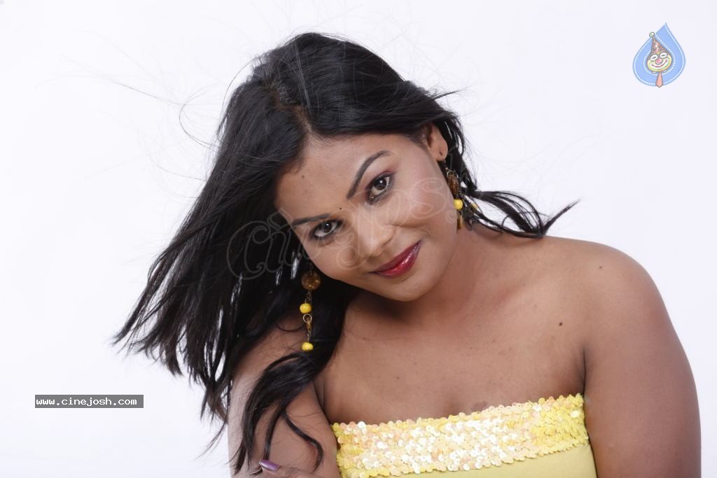 Silpa Hot Stills - 69 / 140 photos