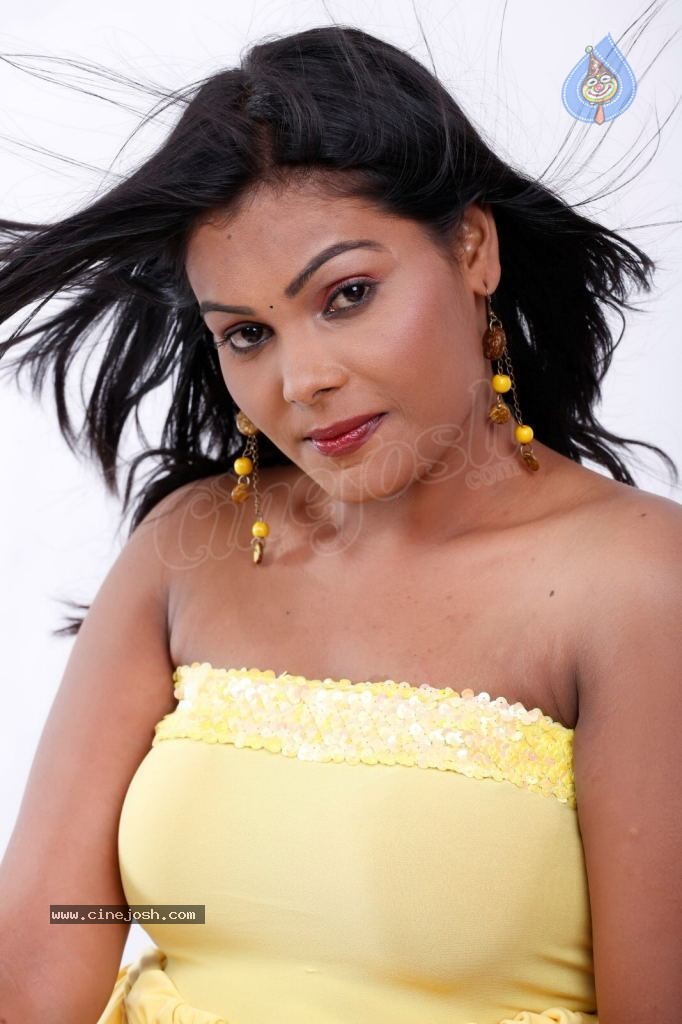 Silpa Hot Stills - 109 / 140 photos