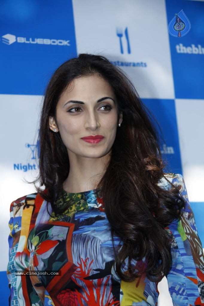 Silpa Reddy New Stills - 23 / 65 photos