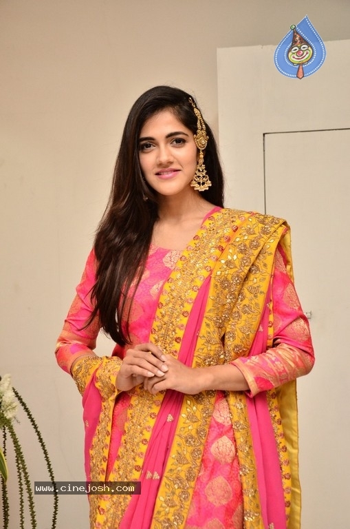 Simran Choudhary Photos - 5 / 31 photos