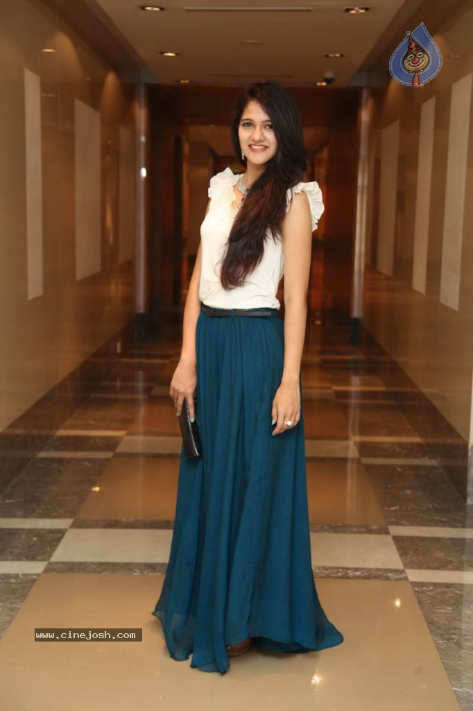 Simran Chowdhary New Stills - 76 / 98 photos