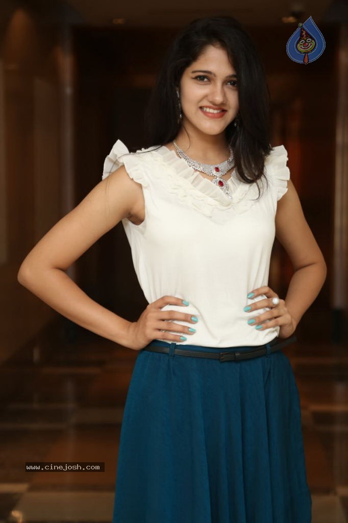 Simran Chowdhary New Stills - 94 / 98 photos