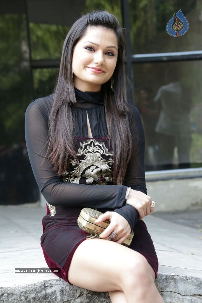 Simran Suri New Stills - 63 / 69 photos