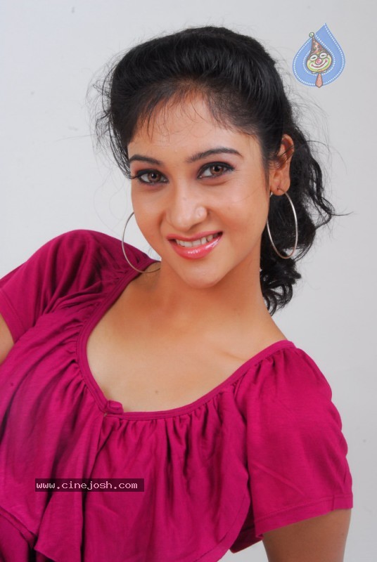 Sindhu Affan Gallery - 5 / 60 photos